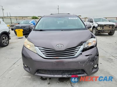 Piąte zdjęcie samochodu w środku: 2012 TOYOTA SIENNA XLE 8-PASSENGER VIN:5TDYK3DC7CS196345 - miniatura