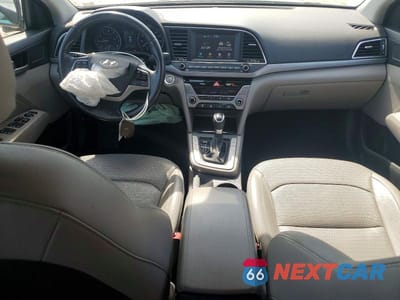 Zdjęcie 8 z 12 samochodu: 2017 HYUNDAI ELANTRA LIMITED VIN:KMHD84LF6HU263501 - miniatura