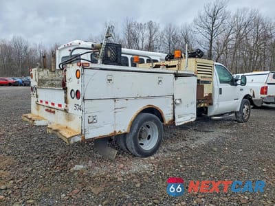 Trzecie zdjęcie samochodu z tyłu: 2000 FORD F450 SUPER DUTY UTILITY / SERVICE TRUCK VIN:1FDXF46F9YEE39661 - miniatura