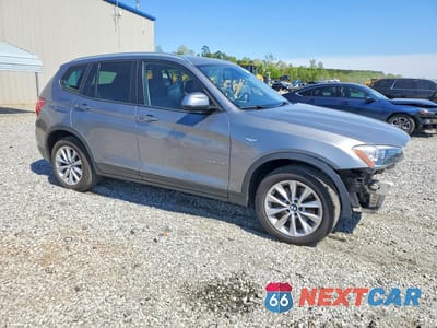 Czwarte zdjęcie samochodu z boku: 2017 BMW X3 SDRIVE28I VIN:5UXWZ7C59H0U45993 - miniatura