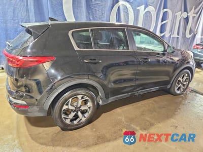 Trzecie zdjęcie samochodu z tyłu: 2021 KIA SPORTAGE LX VIN:KNDPM3AC3M7930548 - miniatura