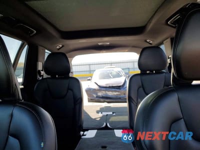 Zdjęcie 10 z 13 samochodu: 2019 VOLVO XC90 T5 MOMENTUM VIN:YV4102PKXK1433164 - miniatura
