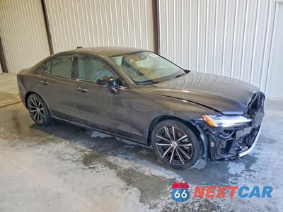 Czwarte zdjęcie samochodu z boku: 2023 VOLVO S60 PLUS VIN:7JRH60FL8PG234330 - miniatura