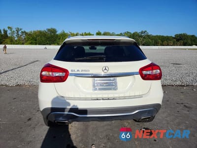 Zdjęcie 6 z 13 samochodu: 2018 MERCEDES-BENZ GLA 250 VIN:WDCTG4EB8JJ459468 - miniatura