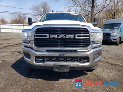 Piąte zdjęcie samochodu w środku: 2020 RAM 3500 BIG HORN VIN:3C63RRHL7LG117149 - miniatura