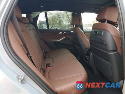 Zdjęcie 11 z 14 samochodu: 2026 BMW X5 M60I VIN:5UX33EU04T9383788 - miniatura