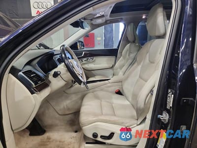 Zdjęcie 7 z 12 samochodu: 2016 VOLVO XC90 T6 VIN:YV4A22PKXG1016046 - miniatura