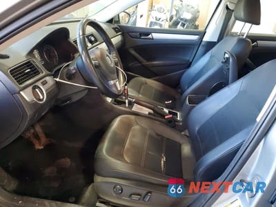 Zdjęcie 7 z 12 samochodu: 2012 VOLKSWAGEN PASSAT SE VIN:1VWBP7A36CC048317 - miniatura