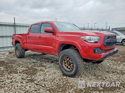 Czwarte zdjęcie samochodu z boku: 2017 TOYOTA TACOMA SR5 V6 VIN:3TMDZ5BN1HM036091 - miniatura