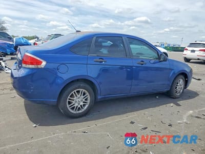 Trzecie zdjęcie samochodu z tyłu: 2009 FORD FOCUS SE VIN:1FAHP35NX9W116066 - miniatura