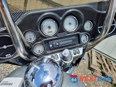 Zdjęcie 7 z 9 samochodu: 2010 HARLEY-DAVIDSON FLHX VIN:1HD1KB417AB601049 - miniatura