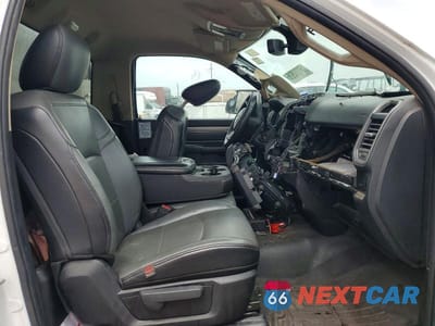 Piąte zdjęcie samochodu w środku: 2020 RAM 4500 VIN:3C7WRKBLXLG189603 - miniatura