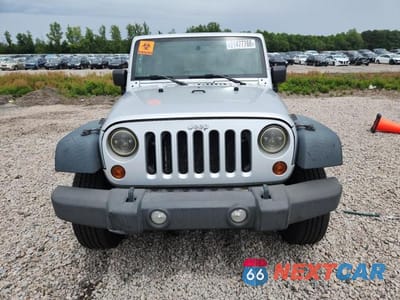 Piąte zdjęcie samochodu w środku: 2010 JEEP WRANGLER UNLIMITED SPORT VIN:1J4BA3H16AL192166 - miniatura