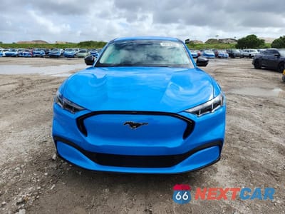 Piąte zdjęcie samochodu w środku: 2024 FORD MUSTANG MACH-E PREMIUM VIN:3FMTK3R70RMA46460 - miniatura