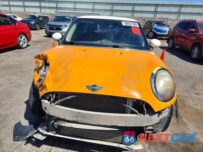 Piąte zdjęcie samochodu w środku: 2017 MINI COOPER VIN:WMWXP5C34H2G61057 - miniatura