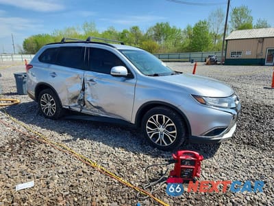 Czwarte zdjęcie samochodu z boku: 2016 MITSUBISHI OUTLANDER SE VIN:JA4AZ3A31GZ028135 - miniatura