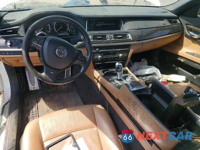 Zdjęcie 8 z 12 samochodu: 2013 BMW 740 LXI VIN:WBAYF4C54DD281523 - miniatura