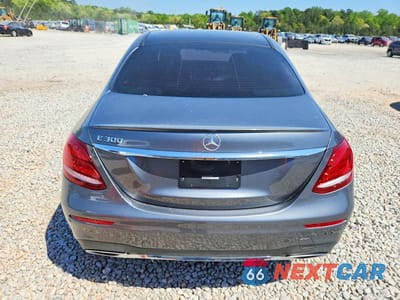 Zdjęcie 6 z 12 samochodu: 2017 MERCEDES-BENZ E 300 VIN:WDDZF4JB4HA238846 - miniatura
