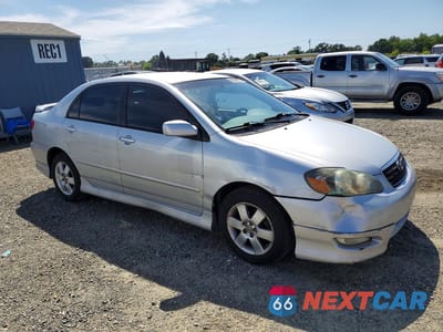 Czwarte zdjęcie samochodu z boku: 2005 TOYOTA COROLLA S VIN:1NXBR32E45Z391173 - miniatura