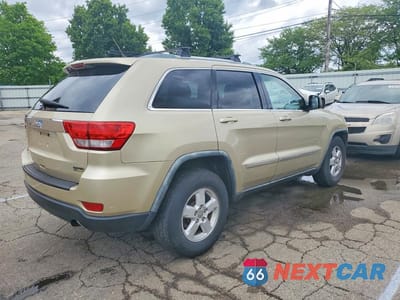 Trzecie zdjęcie samochodu z tyłu: 2011 JEEP GRAND CHEROKEE LAREDO VIN:1J4RR4GG6BC581362 - miniatura
