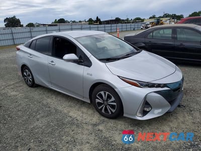 Czwarte zdjęcie samochodu z boku: 2017 TOYOTA PRIUS PRIME ADVANCED VIN:JTDKARFP1H3001683 - miniatura