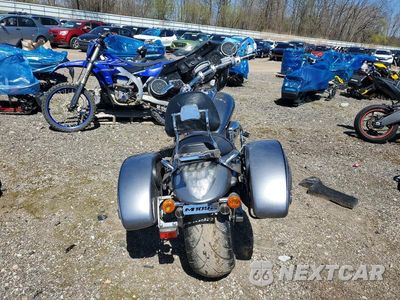 Czwarte zdjęcie samochodu z boku: 2008 SUZUKI VZR1800 VIN:JS1VY53A182100344 - miniatura