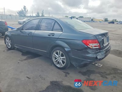 Drugie zdjęcie samochodu z przodu: 2014 MERCEDES-BENZ C 300 4MATIC VIN:WDDGF8AB2ER302913 - miniatura