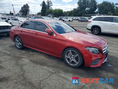 Czwarte zdjęcie samochodu z boku: 2017 MERCEDES-BENZ E 300 VIN:WDDZF4JB8HA031165 - miniatura