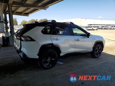 Trzecie zdjęcie samochodu z tyłu: 2019 TOYOTA RAV4 XSE VIN:JTMEWRFV8KJ017072 - miniatura