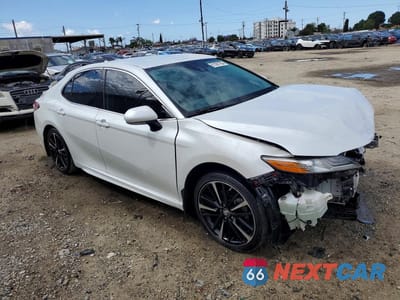 Czwarte zdjęcie samochodu z boku: 2019 TOYOTA CAMRY XSE VIN:4T1B61HK6KU850337 - miniatura