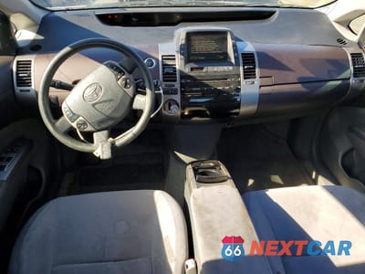 Zdjęcie 8 z 11 samochodu: 2004 TOYOTA PRIUS BASE VIN:JTDKB20U640008787 - miniatura