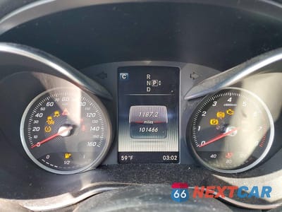 Zdjęcie 9 z 12 samochodu: 2015 MERCEDES-BENZ C 300 4MATIC VIN:55SWF4KB6FU024861 - miniatura
