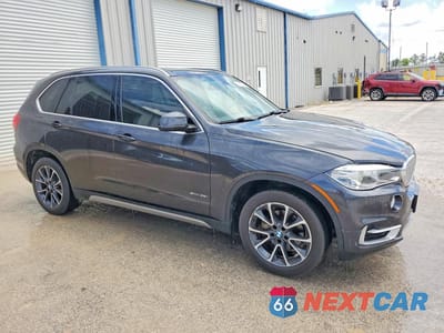 Czwarte zdjęcie samochodu z boku: 2017 BMW X5 SDRIVE35I VIN:5UXKR2C37H0U22468 - miniatura