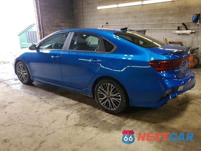 Drugie zdjęcie samochodu z przodu: 2023 KIA FORTE GT-LINE VIN:3KPF54AD8PE570124 - miniatura