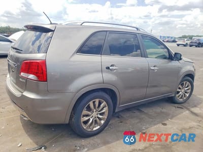 Trzecie zdjęcie samochodu z tyłu: 2012 KIA SORENTO SX VIN:5XYKW4A23CG254606 - miniatura