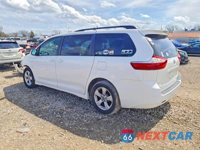Drugie zdjęcie samochodu z przodu: 2018 TOYOTA SIENNA LE 8-PASSENGER VIN:5TDKZ3DCXJS944178 - miniatura