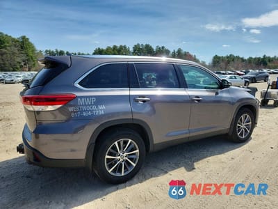 Trzecie zdjęcie samochodu z tyłu: 2019 TOYOTA HIGHLANDER XLE VIN:5TDJZRFH1KS615703 - miniatura