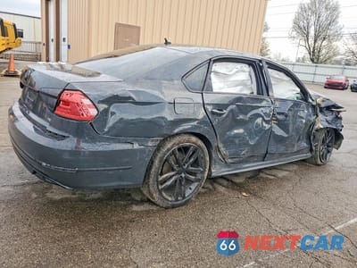 Trzecie zdjęcie samochodu z tyłu: 2016 VOLKSWAGEN PASSAT S VIN:1VWAT7A31GC060064 - miniatura