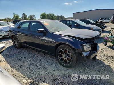 Czwarte zdjęcie samochodu z boku: 2015 CHRYSLER 300 S VIN:2C3CCAGG3FH899703 - miniatura