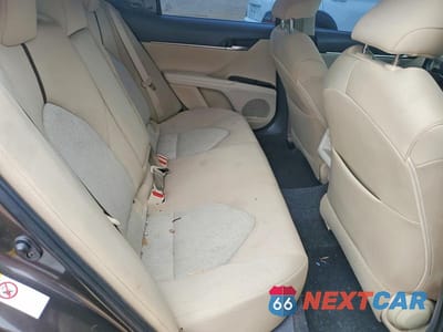 Zdjęcie 10 z 12 samochodu: 2018 TOYOTA CAMRY LE VIN:4T1B11HK7JU063913 - miniatura