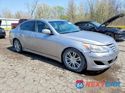 Czwarte zdjęcie samochodu z boku: 2012 HYUNDAI GENESIS 3.8L VIN:KMHGC4DD8CU171663 - miniatura