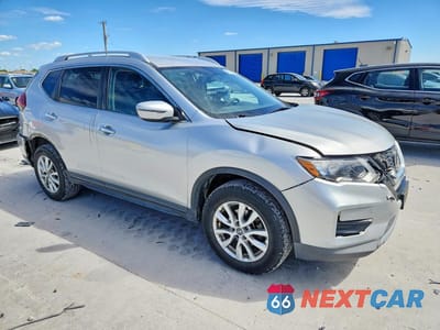 Czwarte zdjęcie samochodu z boku: 2018 NISSAN ROGUE SV VIN:KNMAT2MVXJP528716 - miniatura