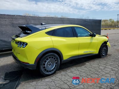 Trzecie zdjęcie samochodu z tyłu: 2025 FORD MUSTANG MACH-E GT VIN:3FMTK4SX2SMA12154 - miniatura