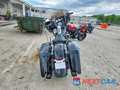 Czwarte zdjęcie samochodu z boku: 2015 HARLEY-DAVIDSON FLHX STREET GLIDE VIN:1HD1KBM16FB640884 - miniatura