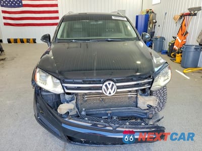 Piąte zdjęcie samochodu w środku: 2013 VOLKSWAGEN TOUAREG V6 VIN:WVGEF9BP7DD009971 - miniatura