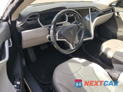 Zdjęcie 8 z 11 samochodu: 2014 TESLA MODEL S VIN:5YJSA1S12EFP32933 - miniatura