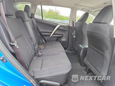 Zdjęcie 11 z 13 samochodu: 2017 TOYOTA RAV4 XLE VIN:JTMRFREV6HJ710329 - miniatura