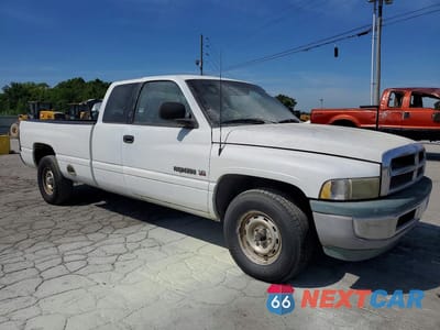 Czwarte zdjęcie samochodu z boku: 1998 DODGE RAM 1500 VIN:3B7HC12Y5WG200881 - miniatura
