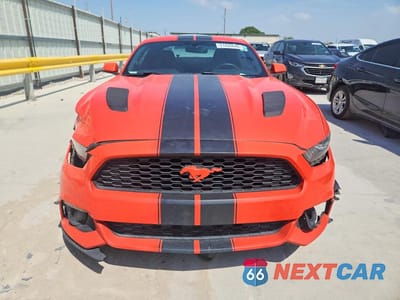 Piąte zdjęcie samochodu w środku: 2015 FORD MUSTANG VIN:1FA6P8TH7F5413184 - miniatura