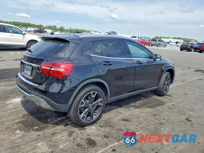 Trzecie zdjęcie samochodu z tyłu: 2019 MERCEDES-BENZ GLA 250 VIN:WDCTG4EB9KU018738 - miniatura